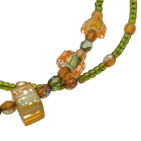 VINTAGE LAYERED VIBRANT GREEN & ORANGE GLASS BEAD NECKLACE - Picture 4 of 4